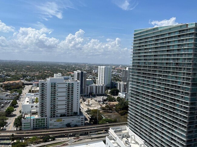 Building Photo - 1250 S Miami Ave