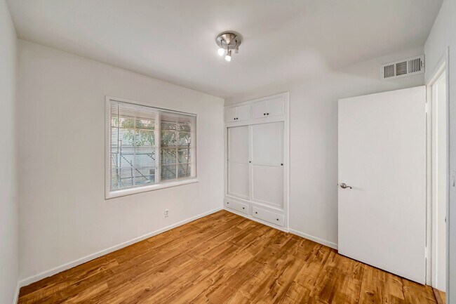 Building Photo - 654 Patterson-