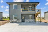 Building Photo - 105 Meadowbrook Dr