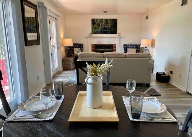 Building Photo - 1335 Summit Ave