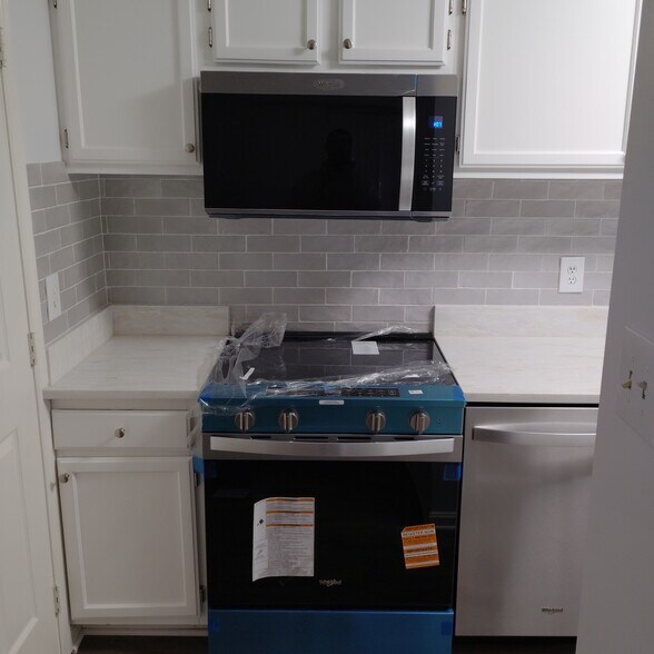 Building Photo - 2040 Alice Ave