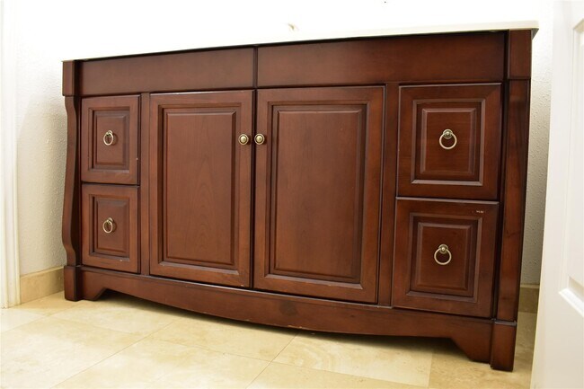 Building Photo - 5515 Petty St