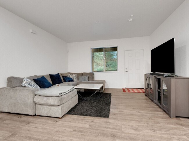Building Photo - Charming 3BR Condo in Flagstaff