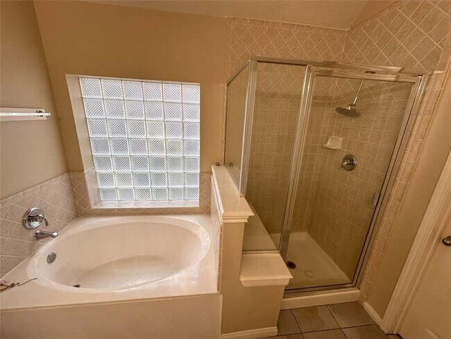Building Photo - 3734 Paigewood Dr