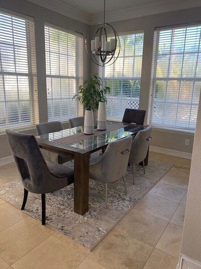 Building Photo - 204 Reserve Place