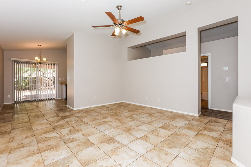 Building Photo - 1682 W Prospector Way