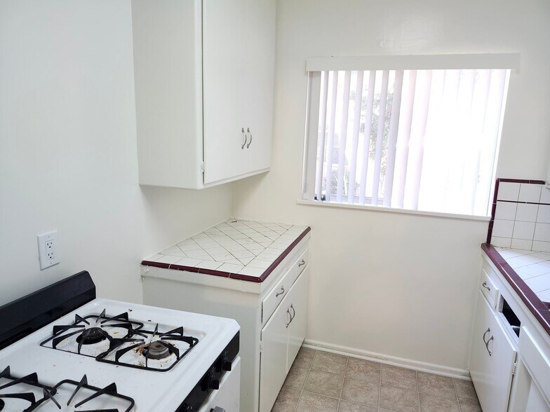 Building Photo - 1347 N Alta Vista Blvd