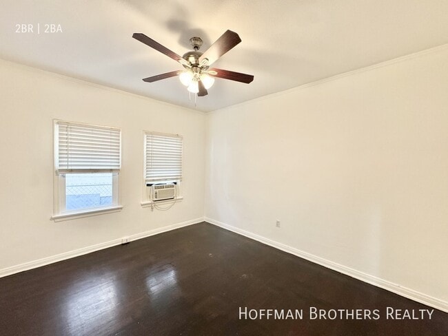 Building Photo - 960 S Ardmore Ave