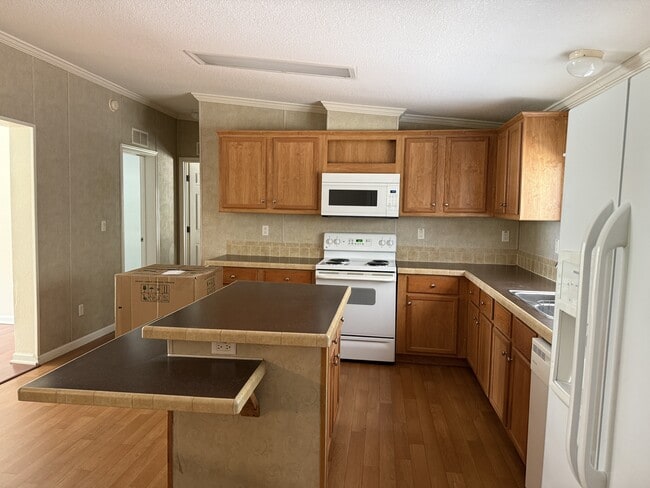 Building Photo - 14191 NW 72nd Terrace