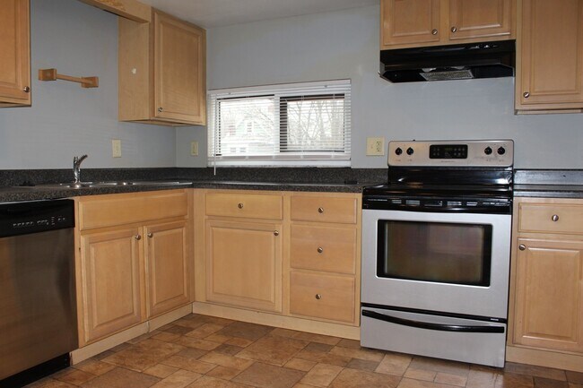 Building Photo - TRENT 543