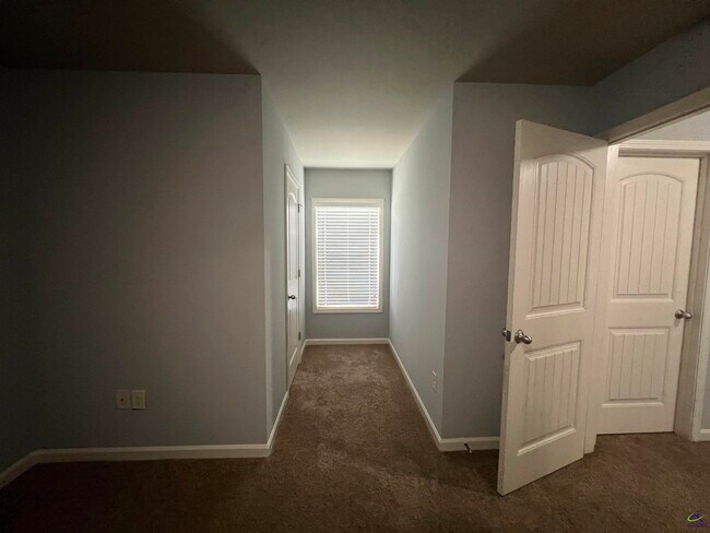 Building Photo - 204 Arden Dr