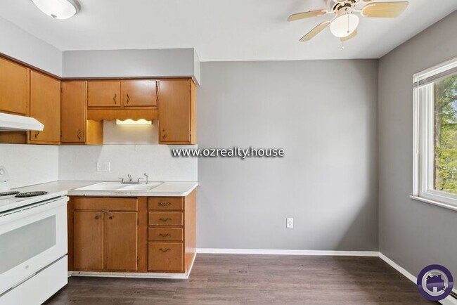 Building Photo - 1733 Christian Ave