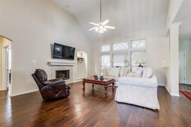 Building Photo - 928 Hidden Hollow Ct