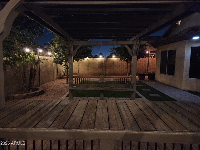 Building Photo - 11725 W Flanagan St