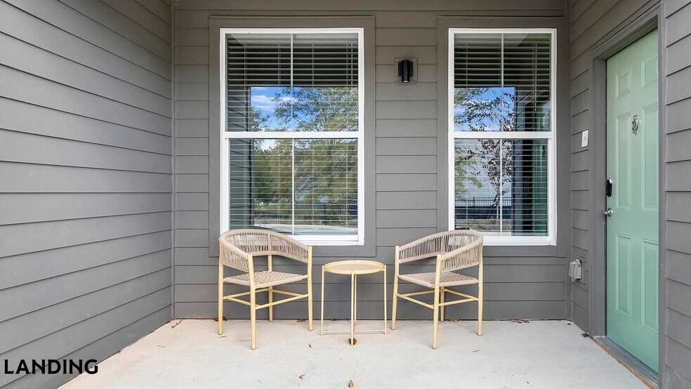 Building Photo - 2800 Milan Ct