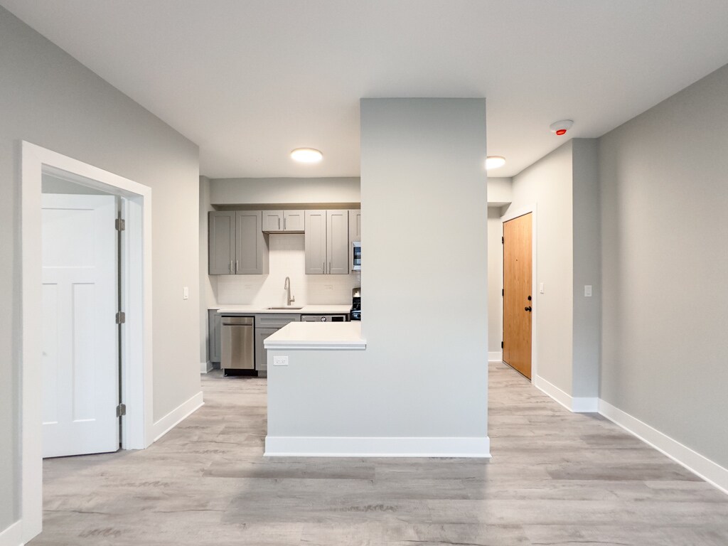 Building Photo - 373 Hazel Ave