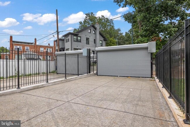 Building Photo - 4411 Illinois Ave NW