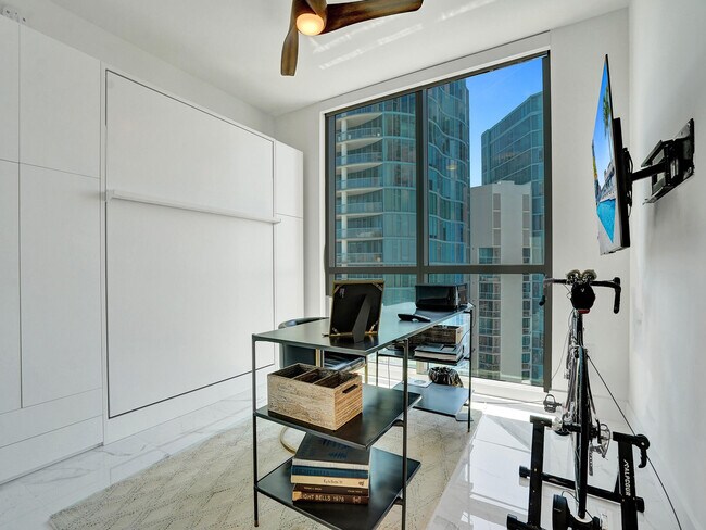 Building Photo - 100 E Las Olas Blvd