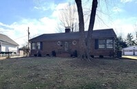 Building Photo - Spacious 3 Bedroom 2 Bath Home