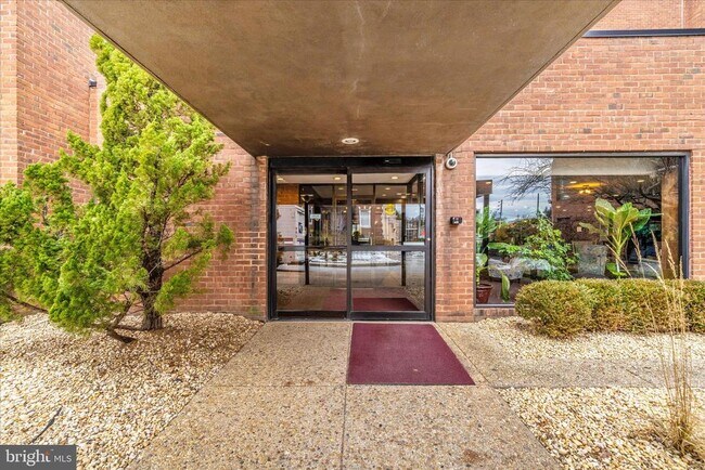 Building Photo - 6711 Park Heights Ave