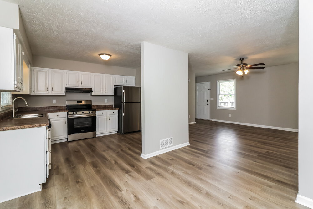 Building Photo - 585 Cedar Ct