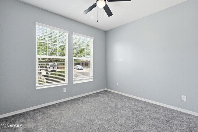 Building Photo - 1692 W Aztec Dr