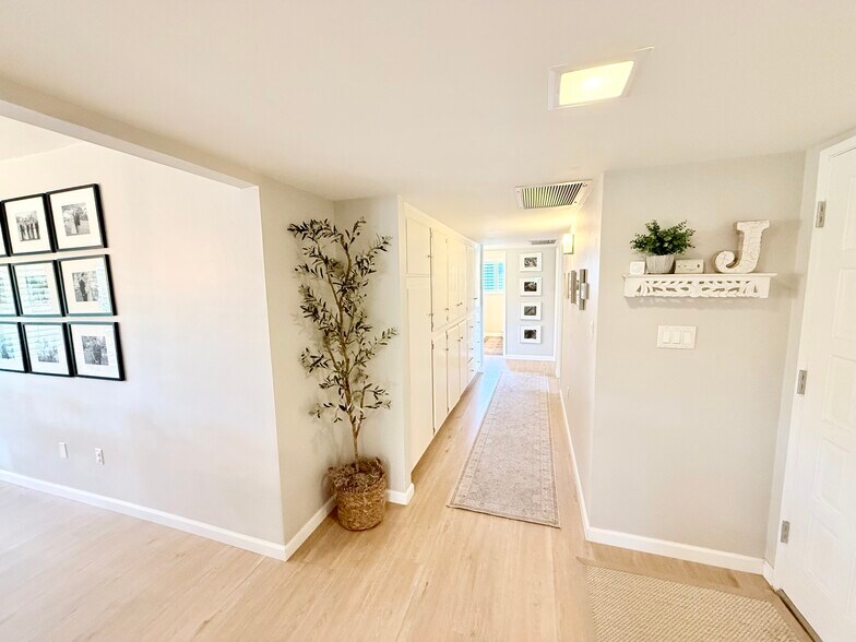 Building Photo - 8000 Westlorne Ct