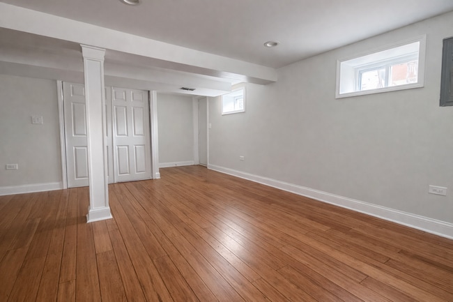 Building Photo - 4259 N Narragansett Ave