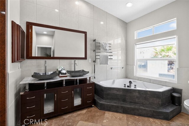 Building Photo - 12220 Skyline Dr