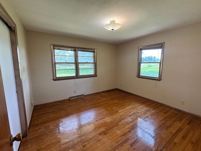 Building Photo - 3-Bedroom Country Home on Nearly 5 Acres with Detached Garage
