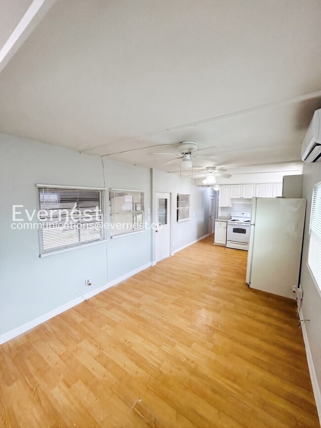 Building Photo - 2133 Melody Dr