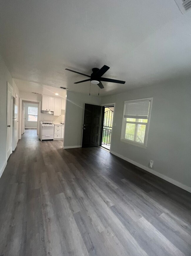 Building Photo - Charming 1-bedroom Unit