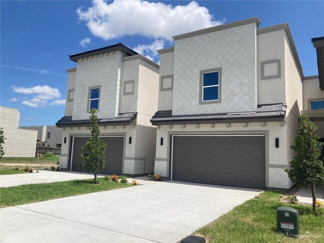 Building Photo - 2221 Dorado Dr