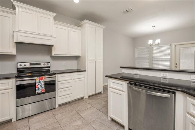 Building Photo - 6402 Williams Dr