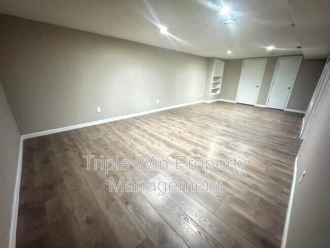 Building Photo - 775 Crabapple Ln