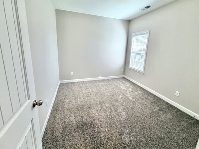 Building Photo - Now Leasing in Millington @ Winstone. 5 Bedroom 3 Bath Available Now!