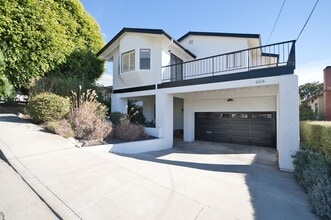 Building Photo - 4 Bedroom Home on Cul de Sac in Hermosa Beach ** Coming soon 4/21/2026**