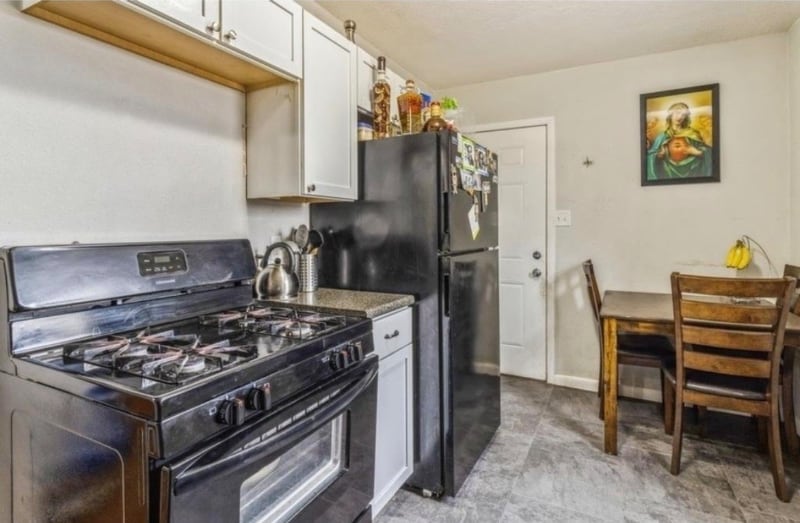 Building Photo - 7112 SW 15th St