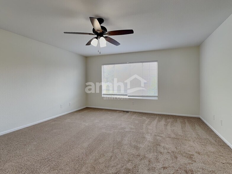 Building Photo - 9762 Chambers Dr