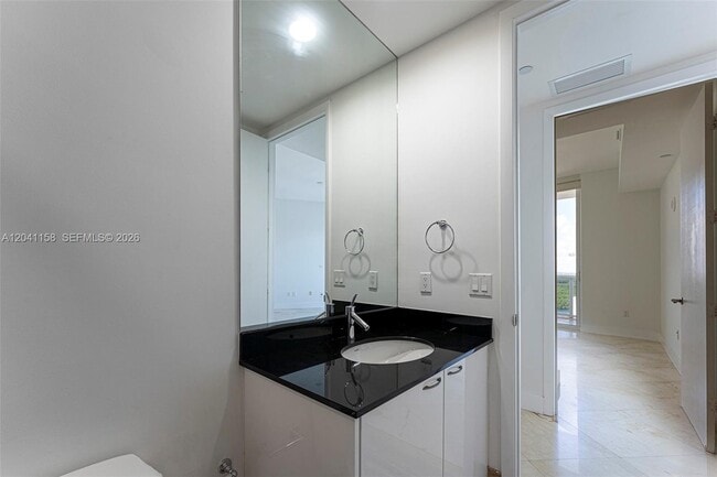 Building Photo - 15901 Collins Ave