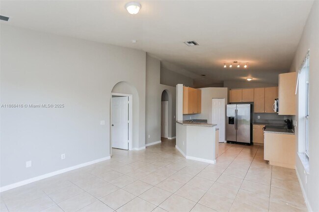 Building Photo - 1700 NE 37th Pl