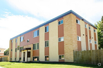 Fargo, ND Birchwood Apartments | Exterior - Birchwood 1