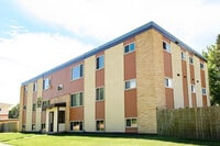 Fargo, ND Birchwood Apartments | Exterior - Birchwood 1
