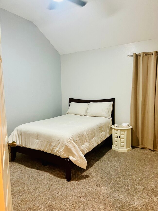 Building Photo - 304 Gleeson Ct