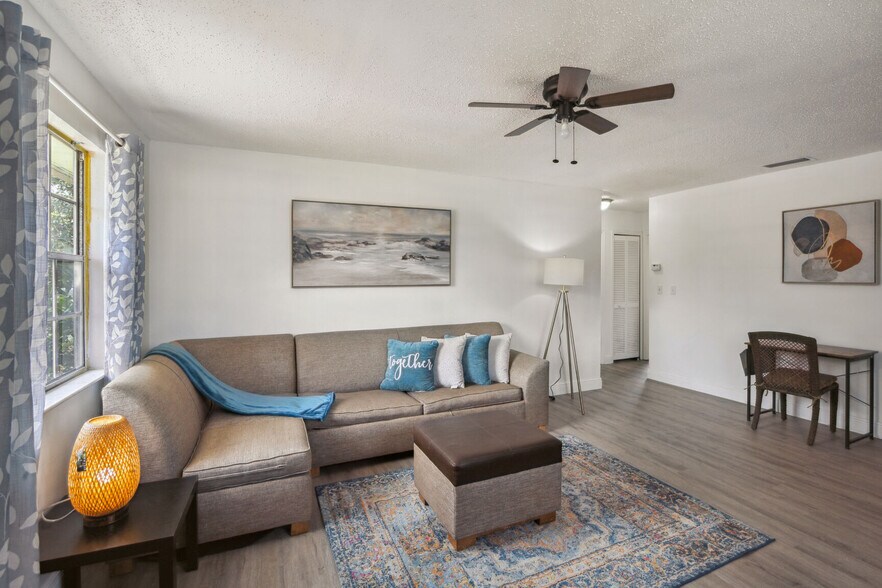 Building Photo - 811 W Magnolia St