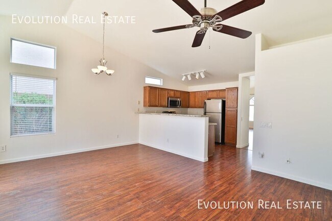 Building Photo - 3226 E Sequoia Dr