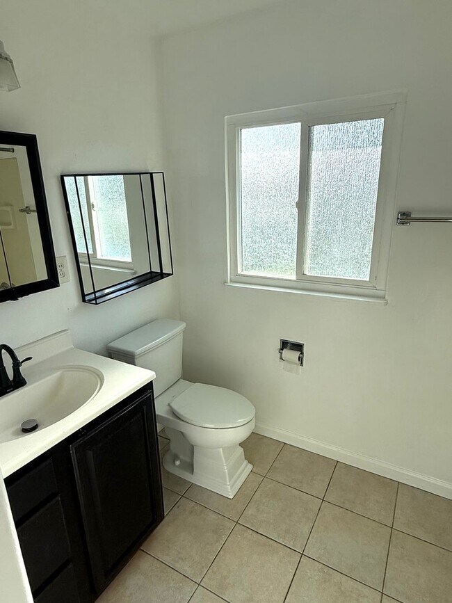 Building Photo - 4115-4117 Walnut Street