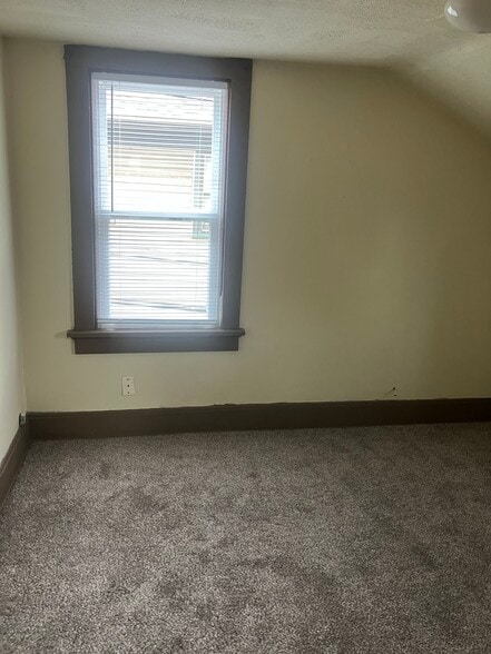 Building Photo - 1303 N Hawley Rd