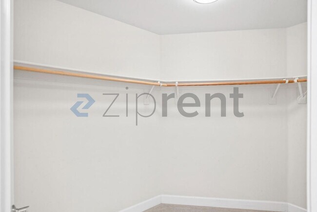 Building Photo - Unit 210