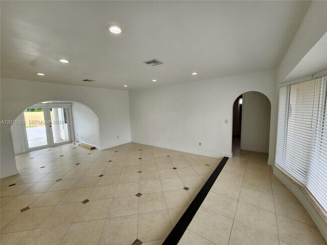 Building Photo - 4233 Jackson St